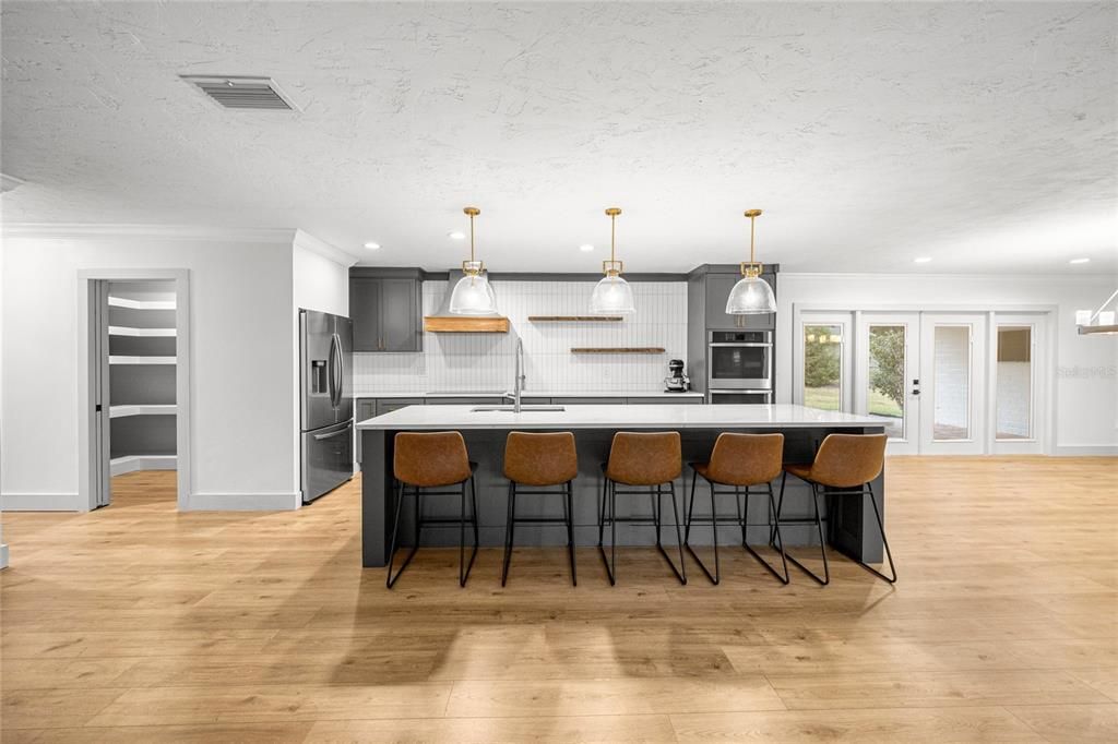 待售: $715,000 (4 贝兹, 2 浴室, 2763 平方英尺)