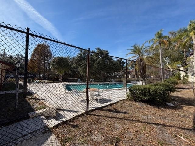 待售: $155,000 (2 贝兹, 1 浴室, 1012 平方英尺)