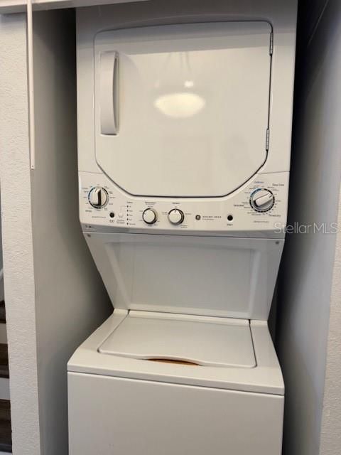 待售: $155,000 (2 贝兹, 1 浴室, 1012 平方英尺)