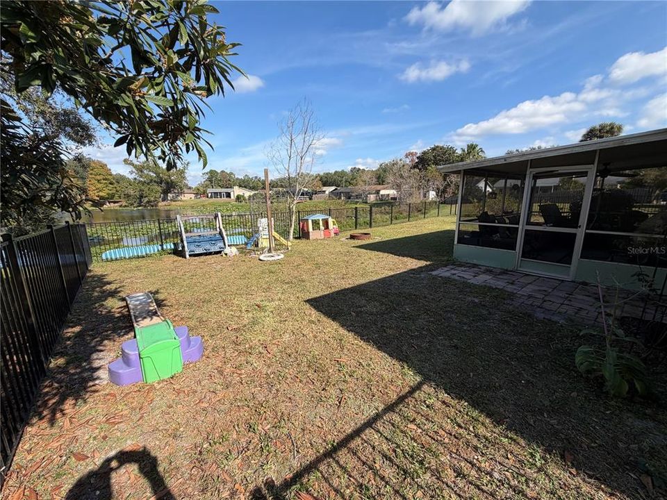 For Sale: $449,000 (3 beds, 2 baths, 1662 Square Feet)