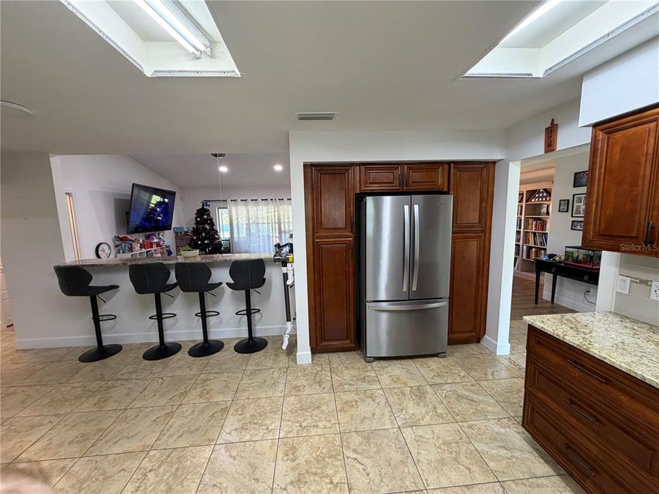 For Sale: $449,000 (3 beds, 2 baths, 1662 Square Feet)