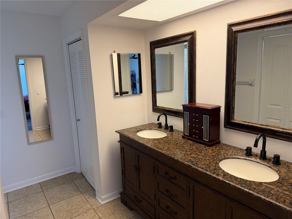 For Sale: $449,000 (3 beds, 2 baths, 1662 Square Feet)