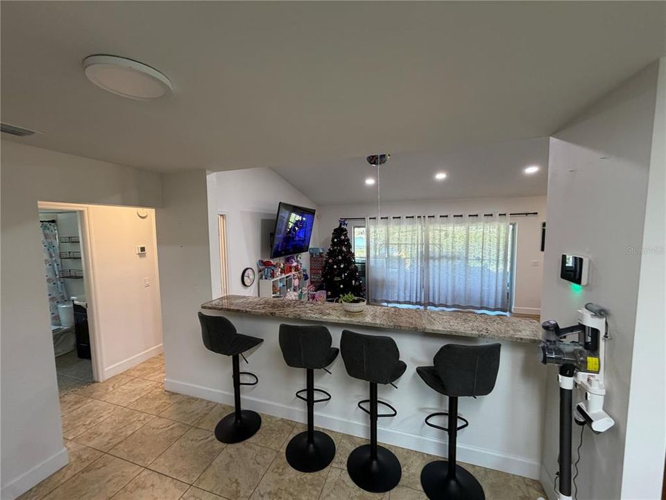 For Sale: $449,000 (3 beds, 2 baths, 1662 Square Feet)