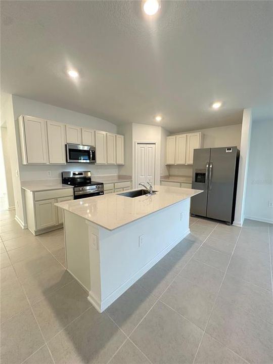 For Rent: $2,450 (4 beds, 3 baths, 2383 Square Feet)