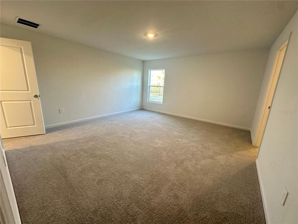 For Rent: $2,450 (4 beds, 3 baths, 2383 Square Feet)