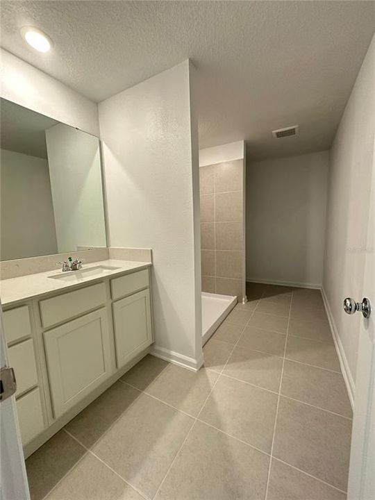 For Rent: $2,450 (4 beds, 3 baths, 2383 Square Feet)