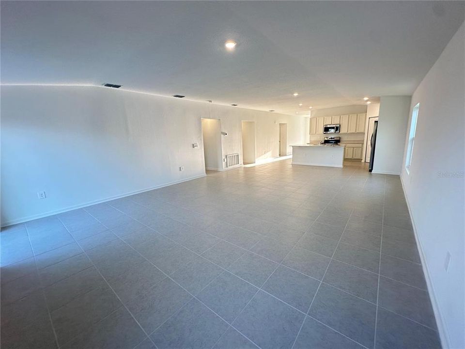 For Rent: $2,450 (4 beds, 3 baths, 2383 Square Feet)