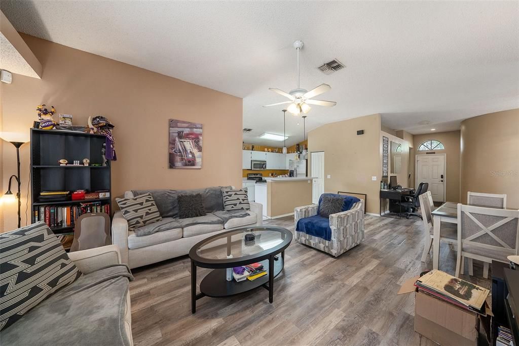 待售: $315,000 (3 贝兹, 2 浴室, 1522 平方英尺)