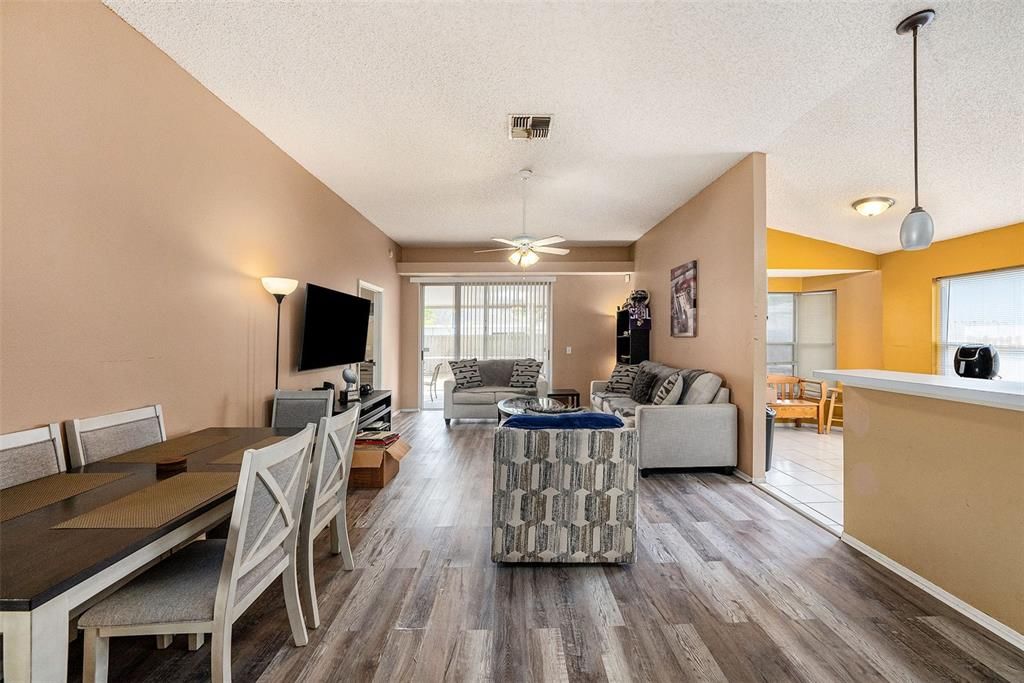 待售: $315,000 (3 贝兹, 2 浴室, 1522 平方英尺)