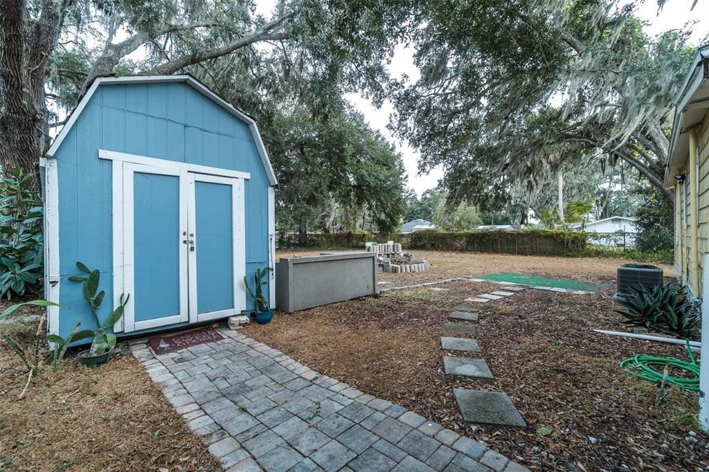 待售: $325,000 (2 贝兹, 1 浴室, 929 平方英尺)