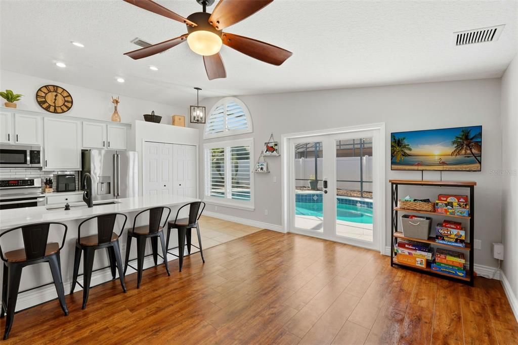 На продажу: $699,900 (4 спален, 2 ванн, 2260 Квадратных фут)