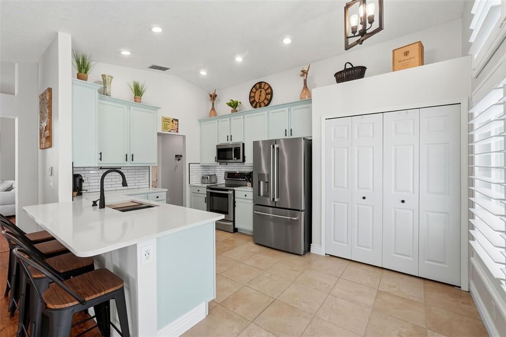 На продажу: $699,900 (4 спален, 2 ванн, 2260 Квадратных фут)