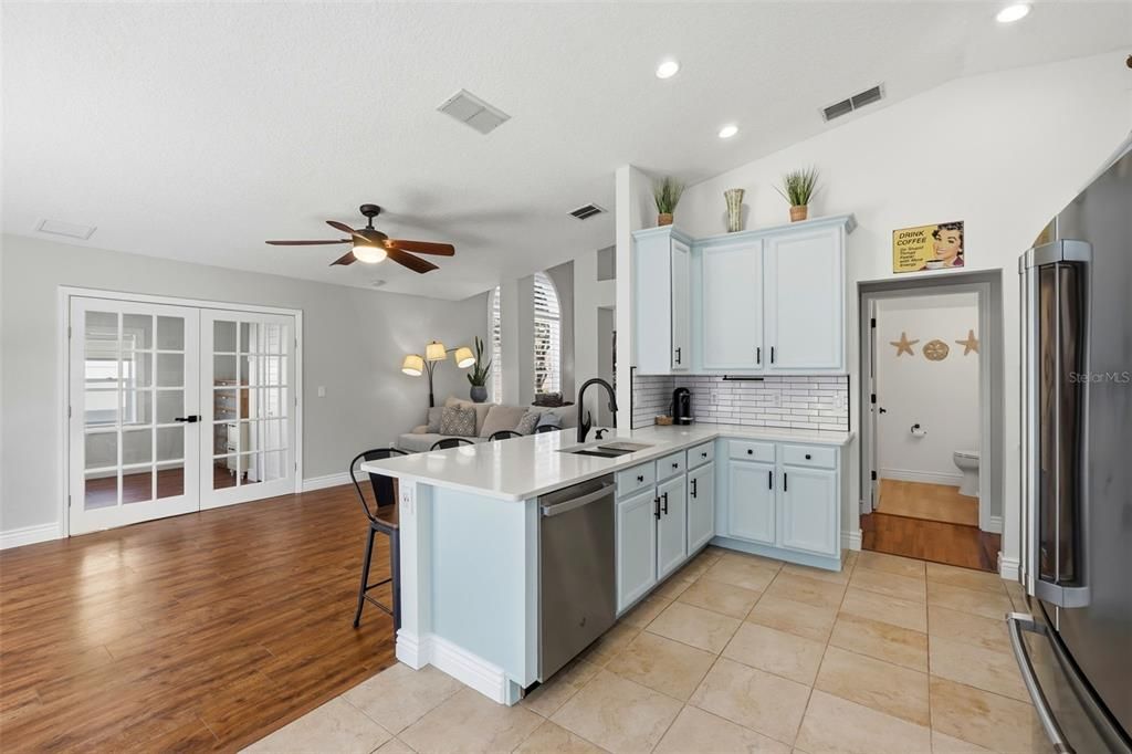 На продажу: $699,900 (4 спален, 2 ванн, 2260 Квадратных фут)