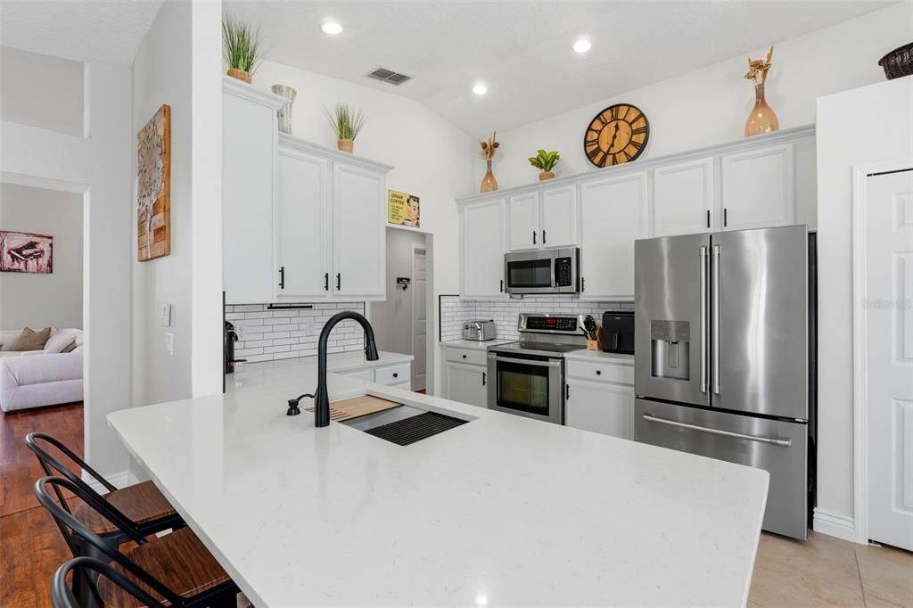 На продажу: $699,900 (4 спален, 2 ванн, 2260 Квадратных фут)