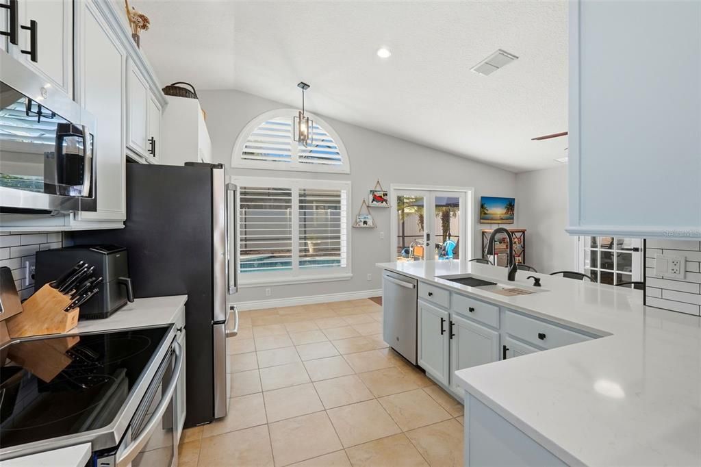 На продажу: $699,900 (4 спален, 2 ванн, 2260 Квадратных фут)