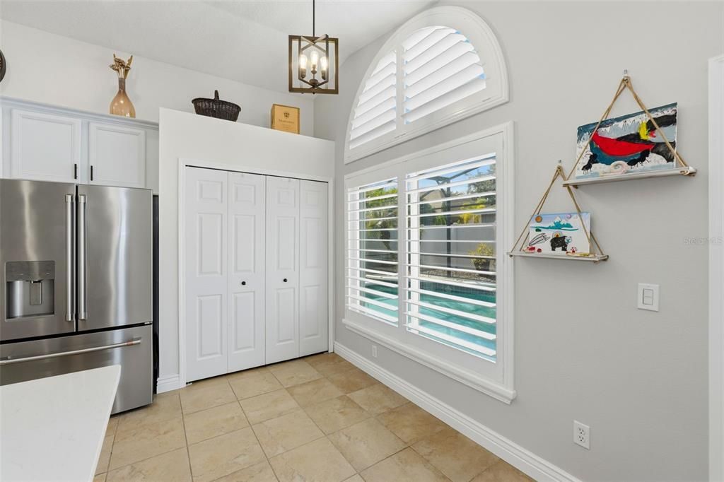 На продажу: $699,900 (4 спален, 2 ванн, 2260 Квадратных фут)