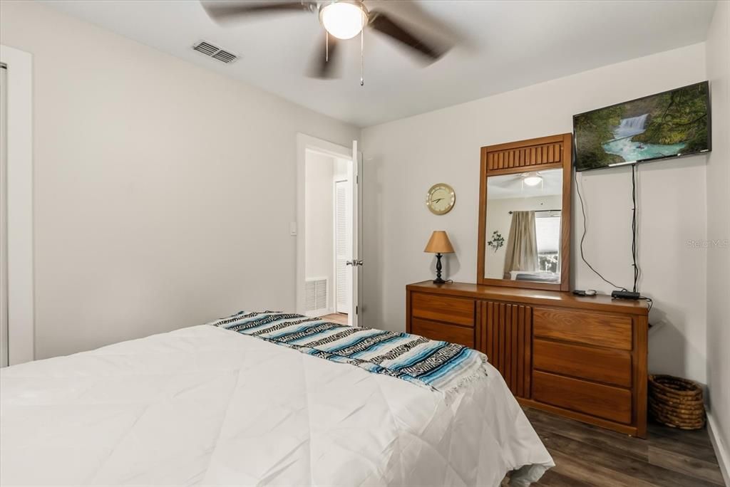 For Sale: $357,000 (3 beds, 2 baths, 1046 Square Feet)