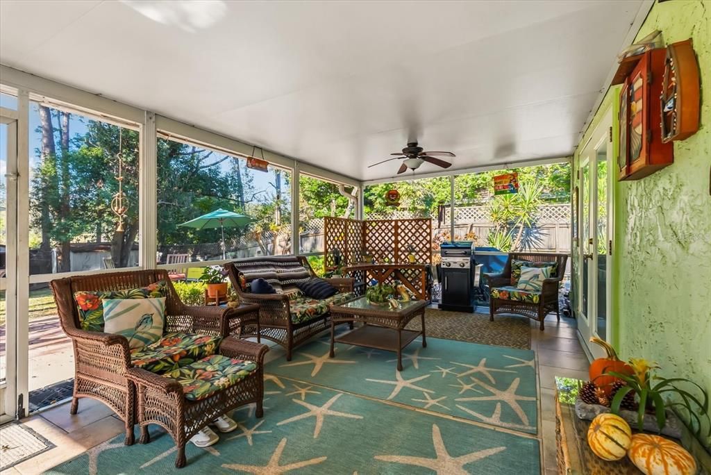 For Sale: $357,000 (3 beds, 2 baths, 1046 Square Feet)