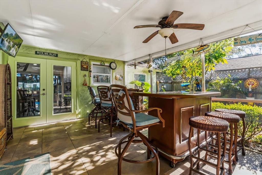 For Sale: $357,000 (3 beds, 2 baths, 1046 Square Feet)