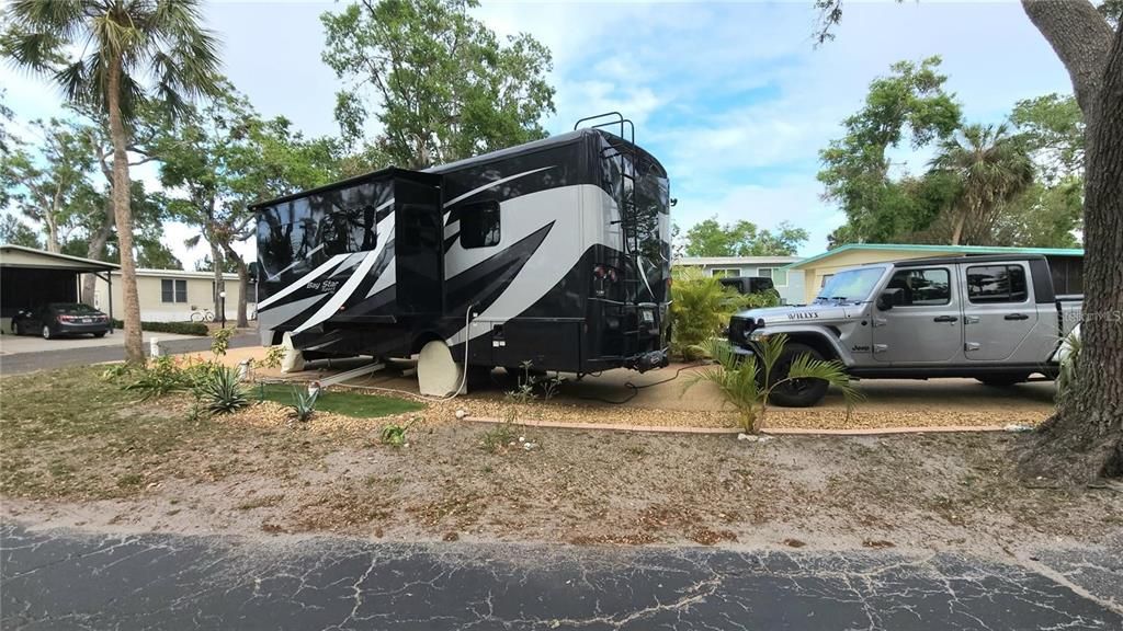 На продажу: $85,900 (0.03 acres)