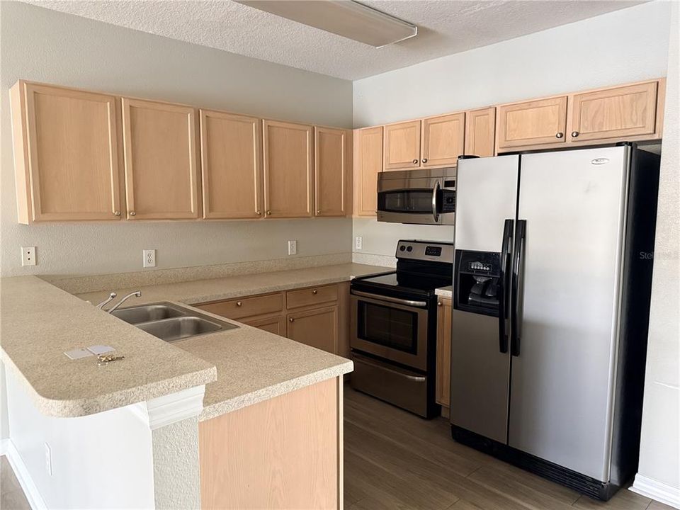 En Renta: $2,100 (3 camas, 3 baños, 1653 Pies cuadrados)