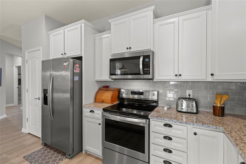 For Sale: $449,000 (3 beds, 2 baths, 2164 Square Feet)