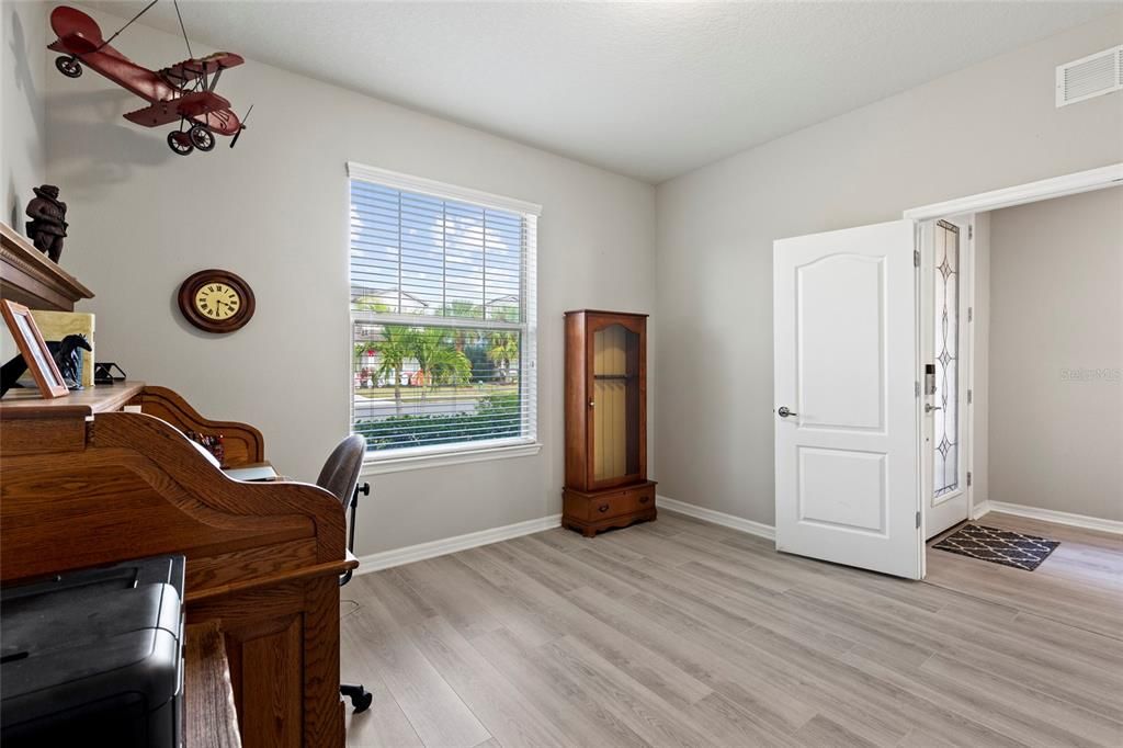 For Sale: $449,000 (3 beds, 2 baths, 2164 Square Feet)