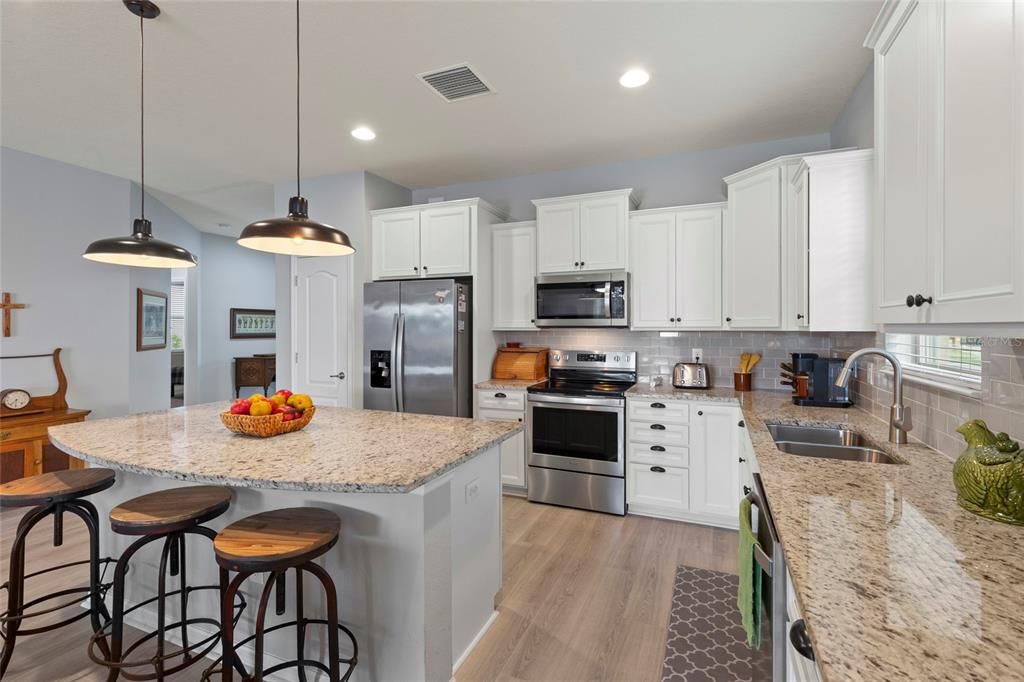 For Sale: $449,000 (3 beds, 2 baths, 2164 Square Feet)