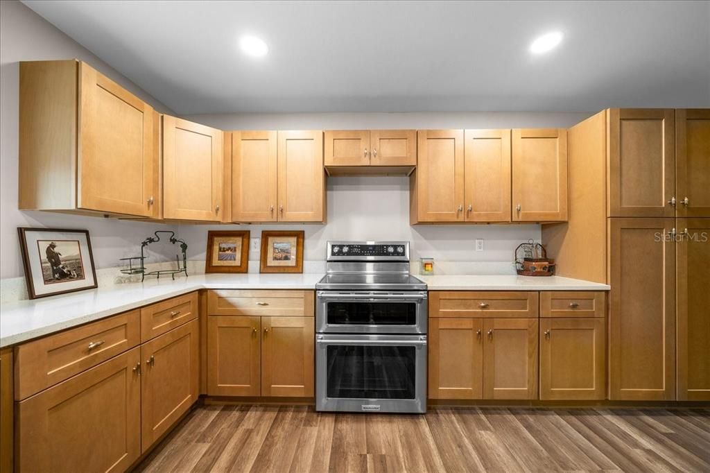 For Sale: $999,950 (4 beds, 2 baths, 2706 Square Feet)