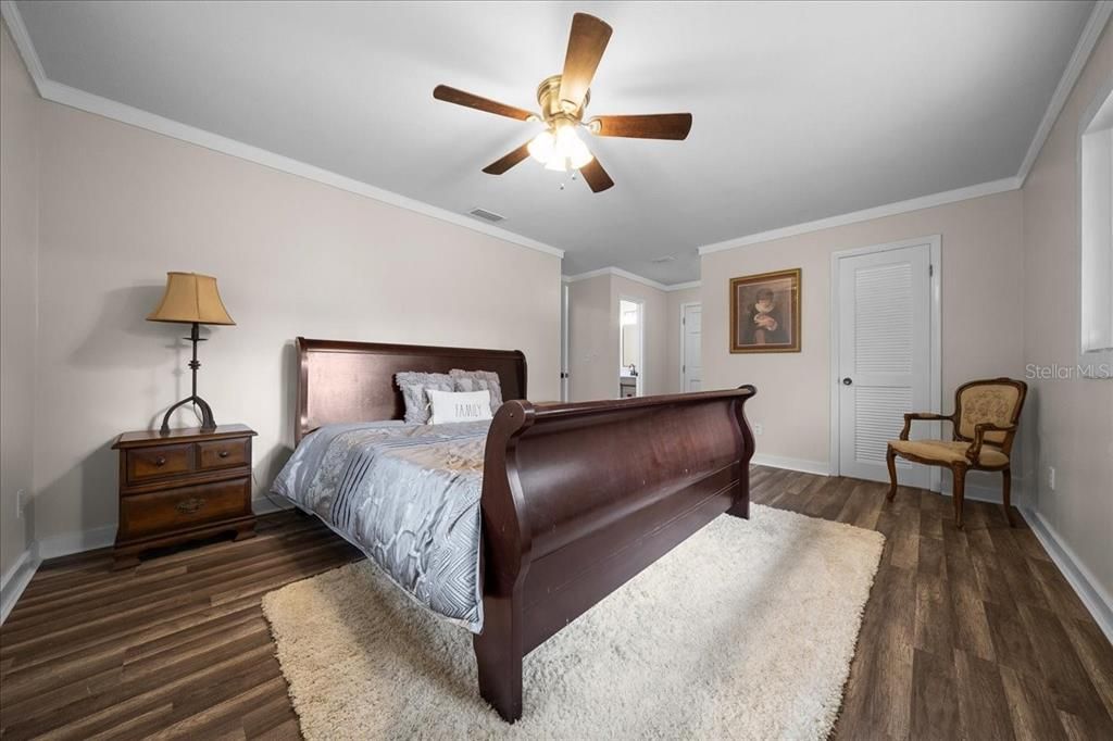 For Sale: $999,950 (4 beds, 2 baths, 2706 Square Feet)