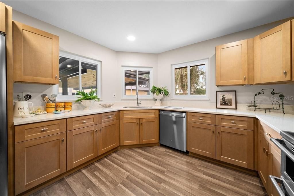 For Sale: $999,950 (4 beds, 2 baths, 2706 Square Feet)