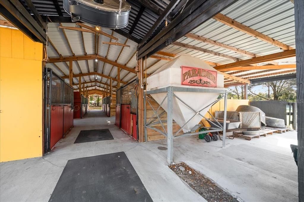 For Sale: $999,950 (4 beds, 2 baths, 2706 Square Feet)