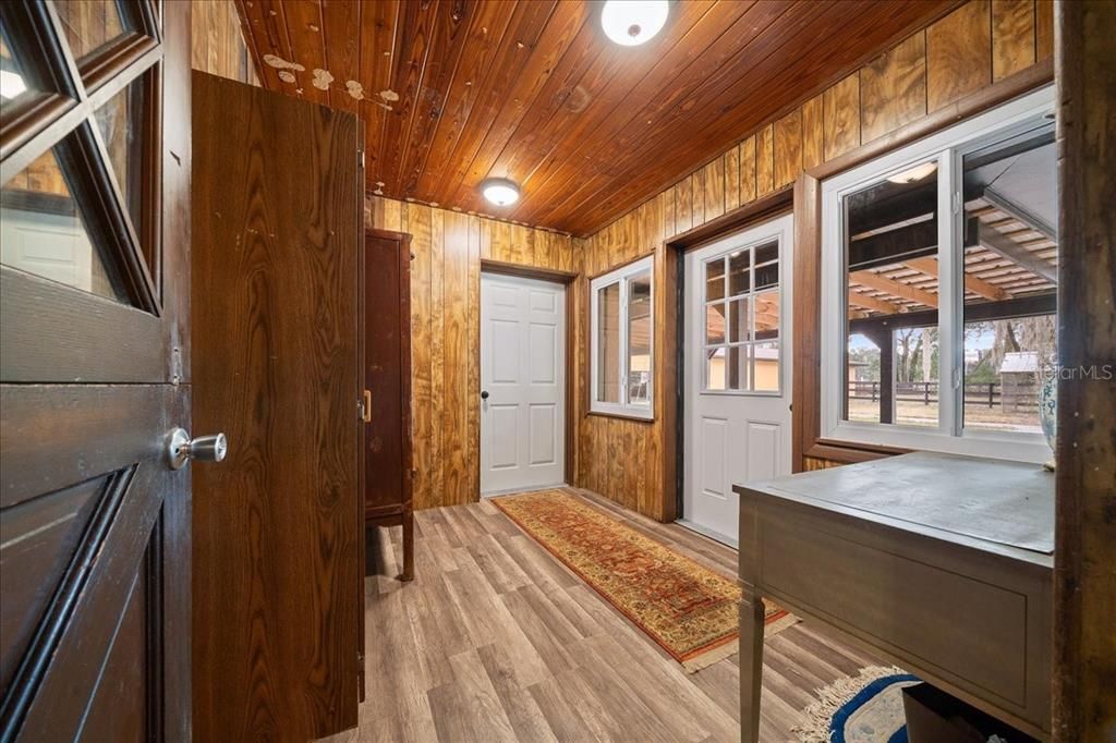 For Sale: $999,950 (4 beds, 2 baths, 2706 Square Feet)