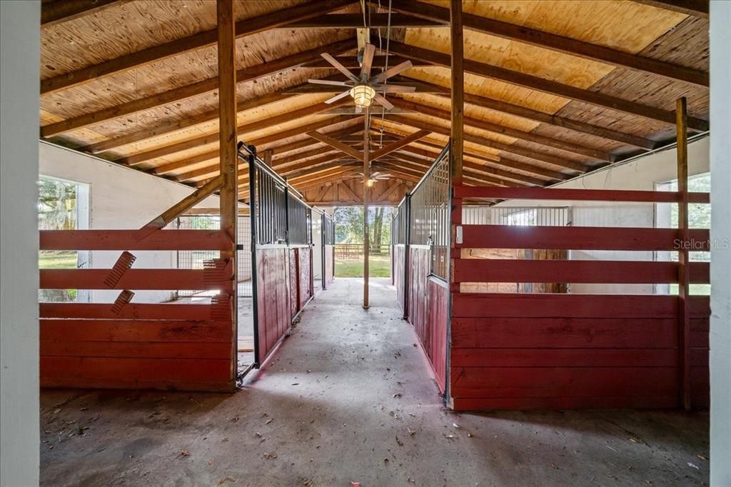 For Sale: $999,950 (4 beds, 2 baths, 2706 Square Feet)