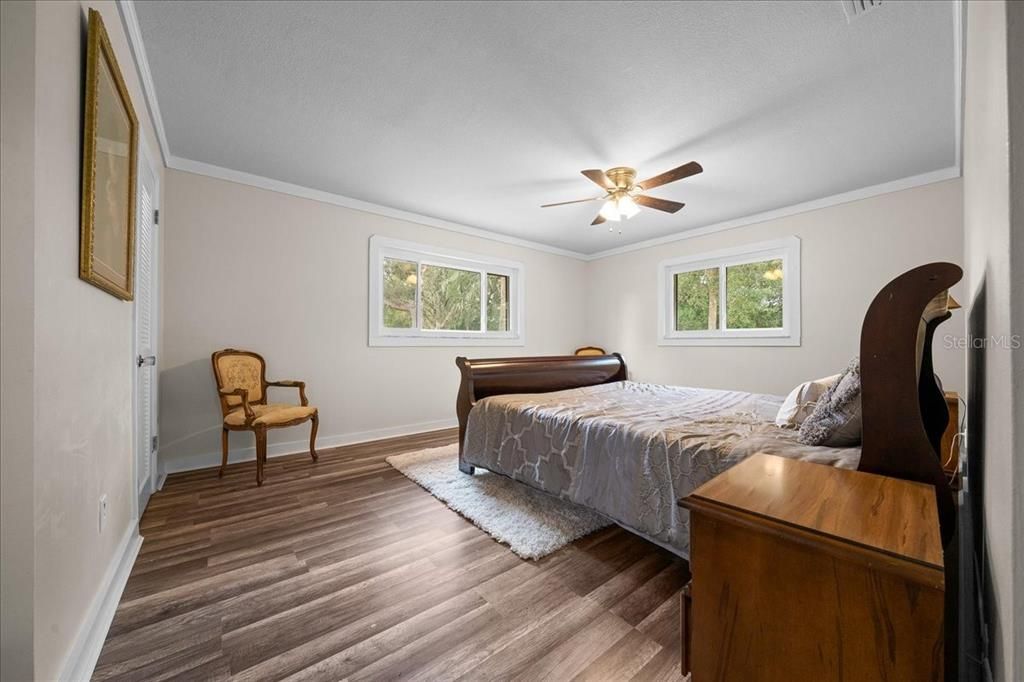 For Sale: $999,950 (4 beds, 2 baths, 2706 Square Feet)