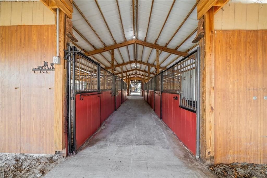 For Sale: $999,950 (4 beds, 2 baths, 2706 Square Feet)