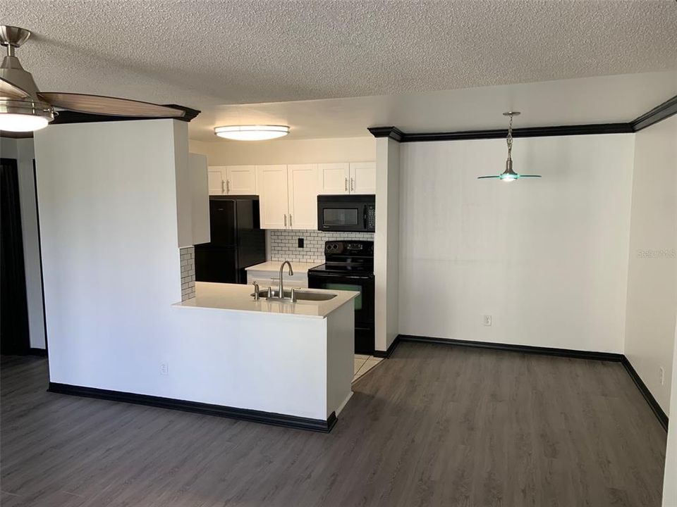 For Rent: $1,440 (1 beds, 1 baths, 686 Square Feet)