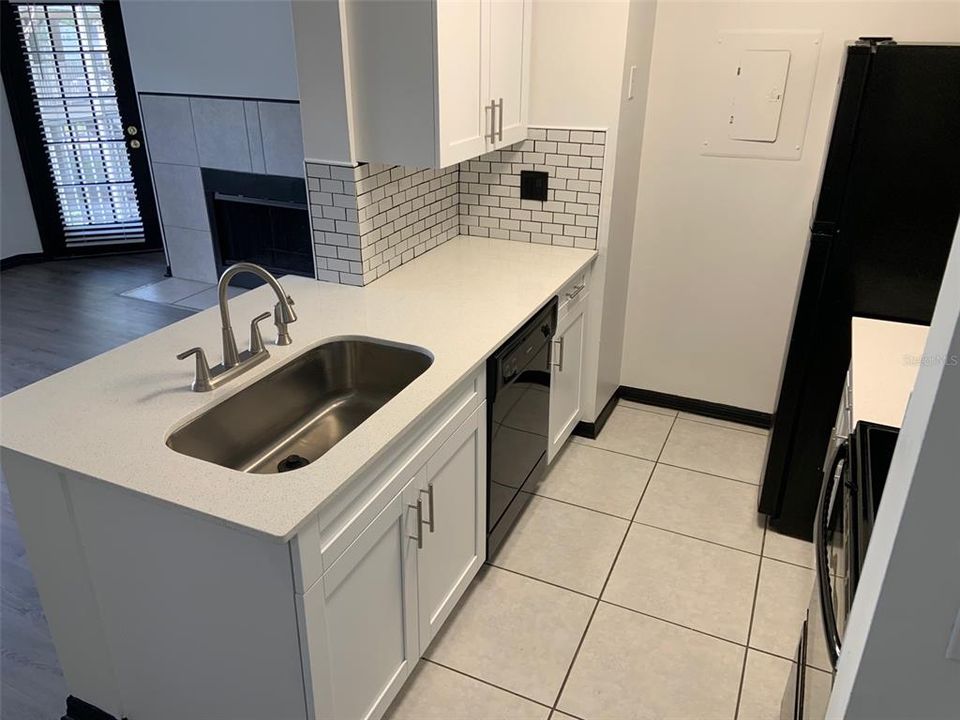 For Rent: $1,440 (1 beds, 1 baths, 686 Square Feet)