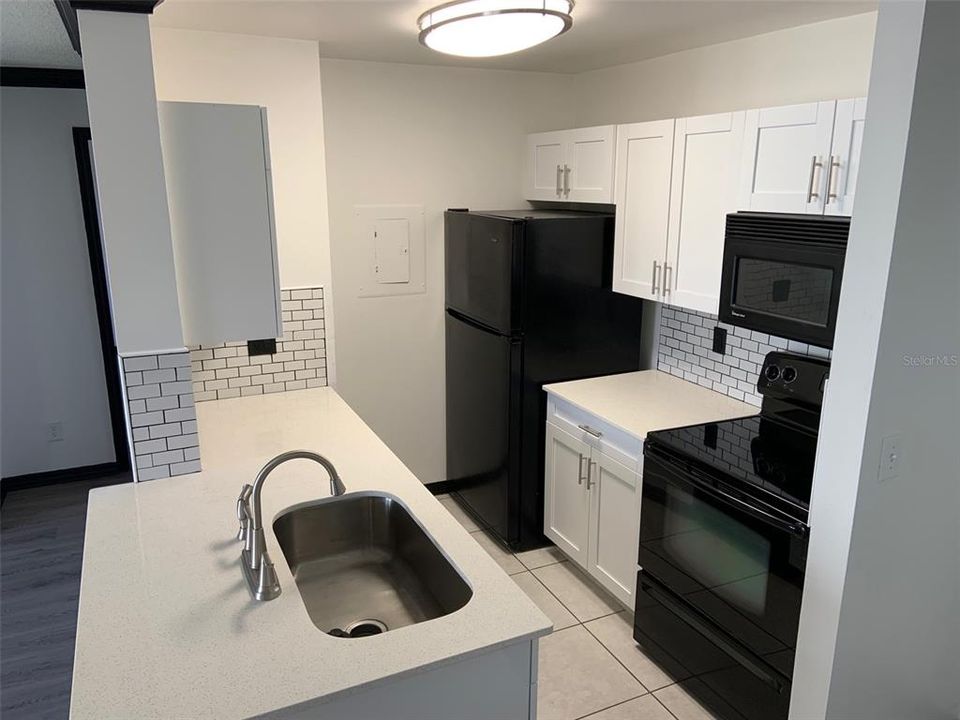 For Rent: $1,440 (1 beds, 1 baths, 686 Square Feet)