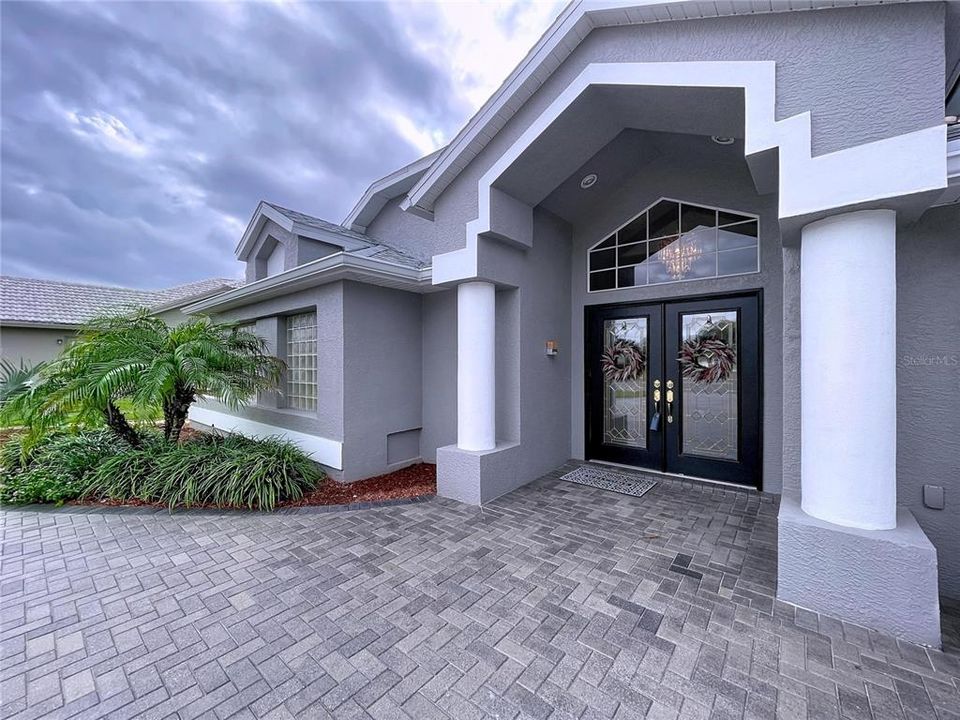 For Sale: $440,000 (3 beds, 2 baths, 2403 Square Feet)