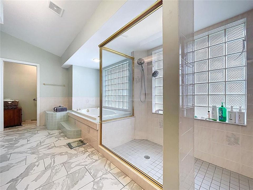 For Sale: $440,000 (3 beds, 2 baths, 2403 Square Feet)