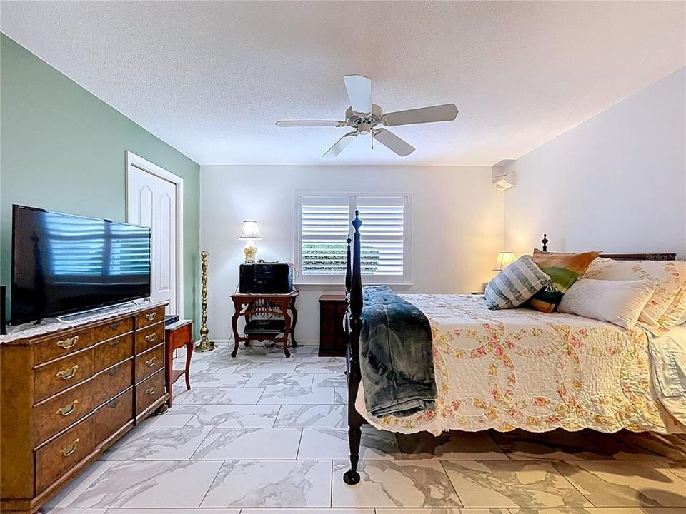 For Sale: $440,000 (3 beds, 2 baths, 2403 Square Feet)