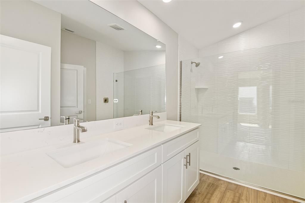 En Venta: $273,490 (3 camas, 2 baños, 1615 Pies cuadrados)