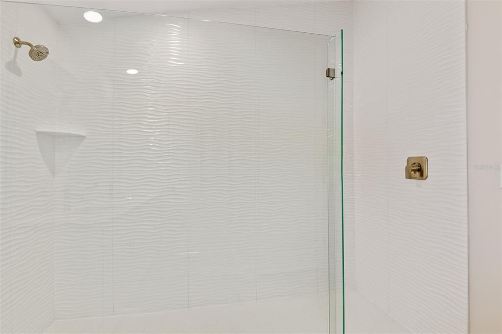 En Venta: $273,490 (3 camas, 2 baños, 1615 Pies cuadrados)