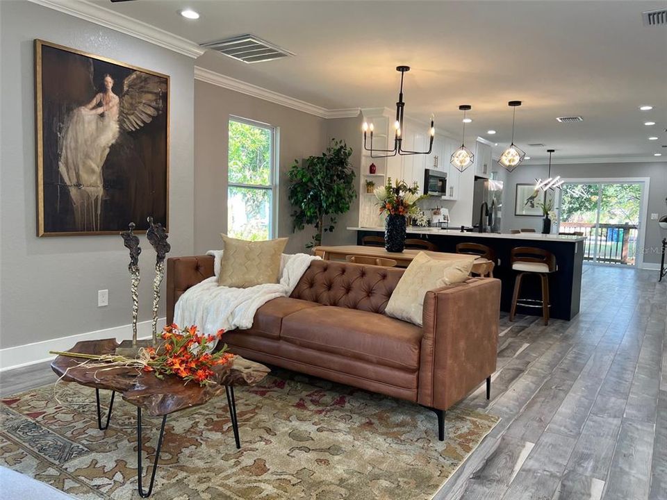 For Sale: $550,000 (3 beds, 2 baths, 1497 Square Feet)