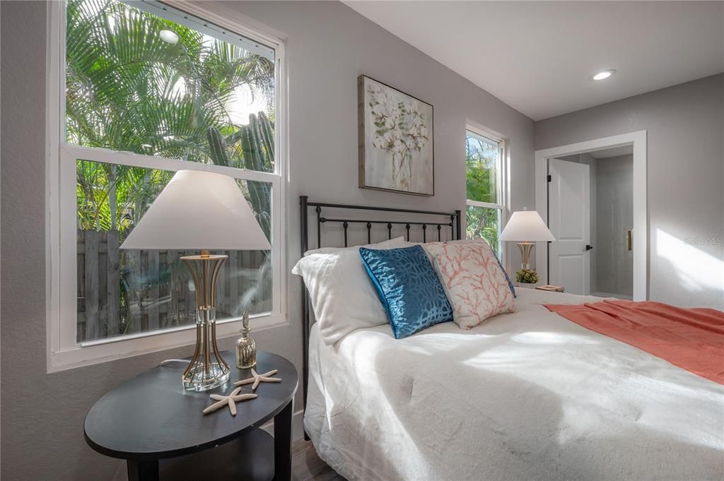 Active With Contract: $550,000 (3 beds, 2 baths, 1497 Square Feet)