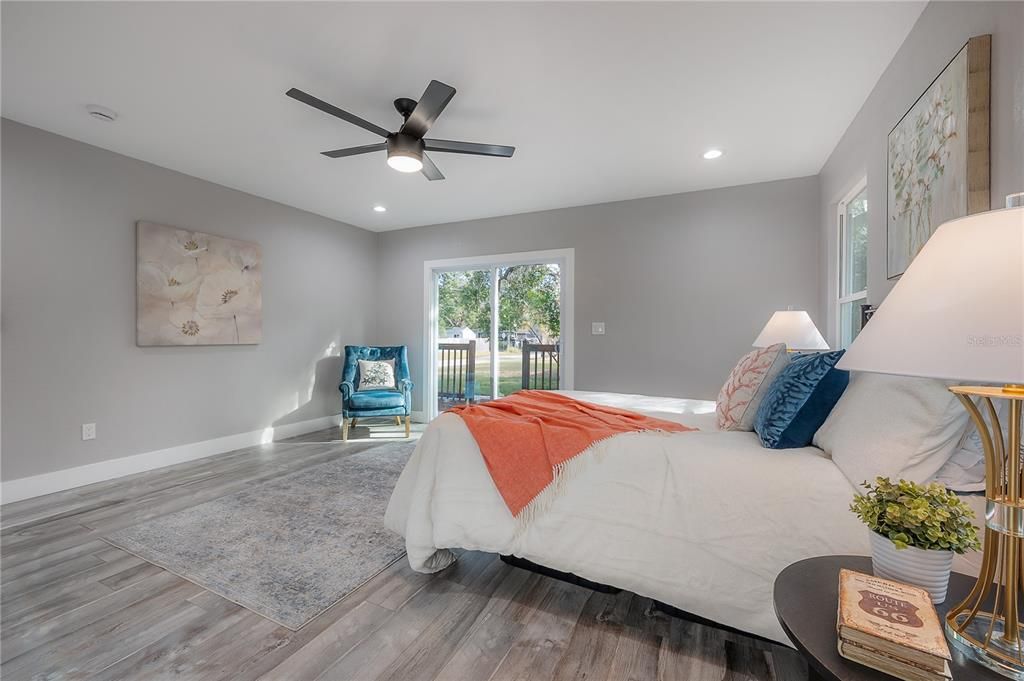 Active With Contract: $550,000 (3 beds, 2 baths, 1497 Square Feet)