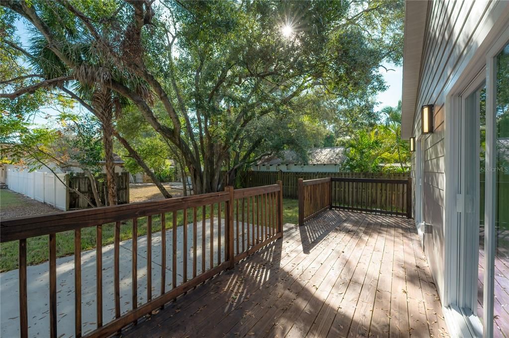 Active With Contract: $550,000 (3 beds, 2 baths, 1497 Square Feet)