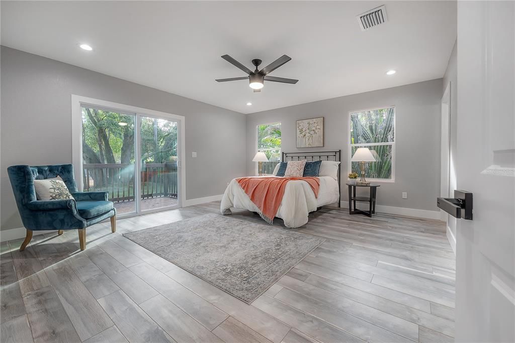 Active With Contract: $550,000 (3 beds, 2 baths, 1497 Square Feet)