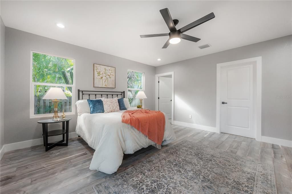 Active With Contract: $550,000 (3 beds, 2 baths, 1497 Square Feet)